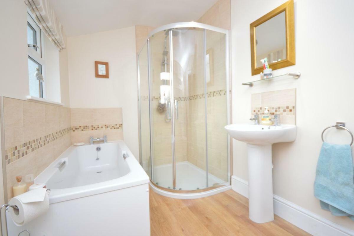 Deerness, 4Star Gold Award 2024, Whitby Villa Bagian luar foto